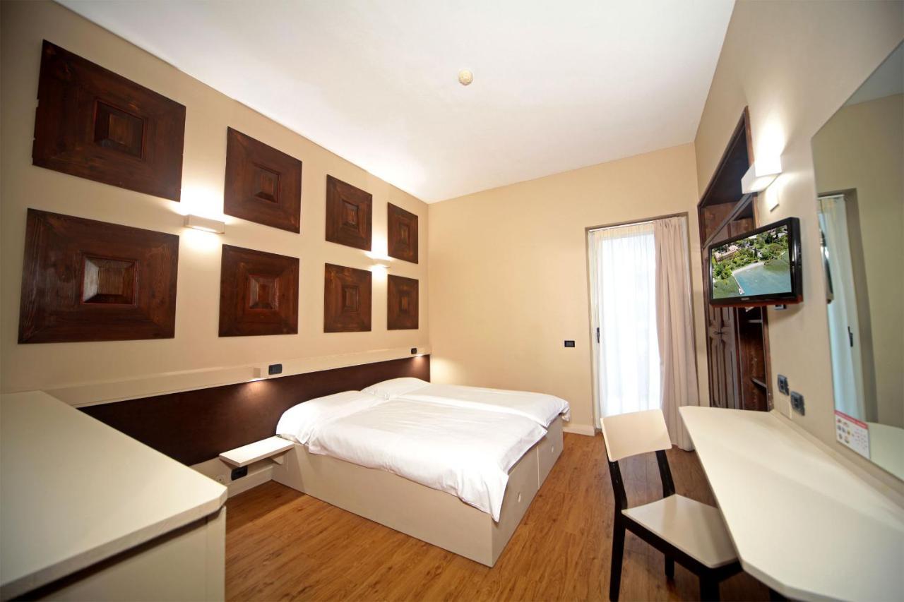 Hotel La Pauel Σιρμιόνε Εξωτερικό φωτογραφία