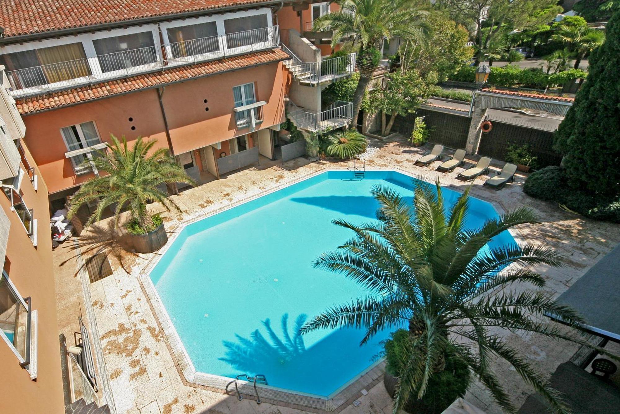 Hotel La Pauel Σιρμιόνε Εξωτερικό φωτογραφία